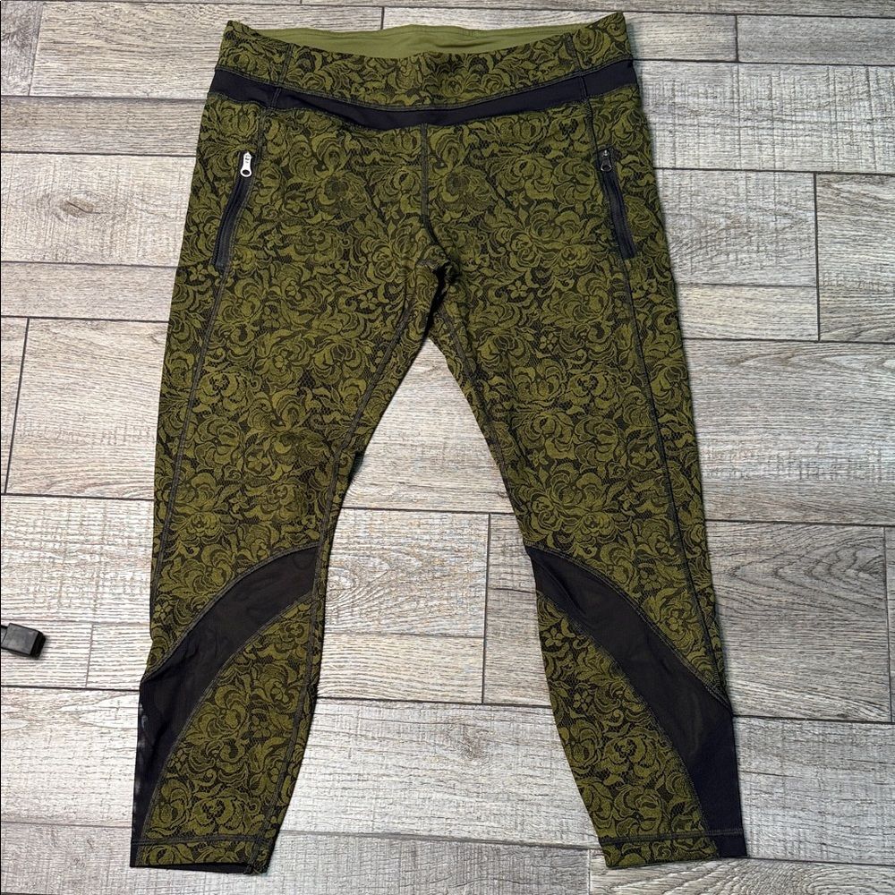 Lululemon Athletica Crop Pencil Lace Brave Olive Black / Black